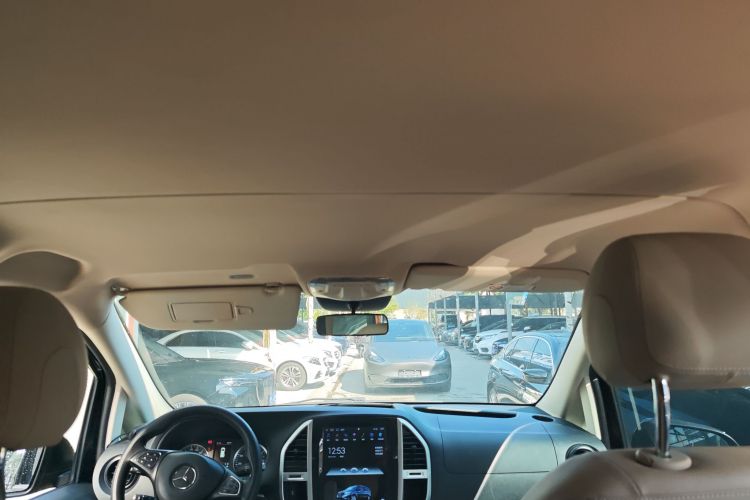 奔驰 威霆 2018款 2.0T 精英版 9座 国VI局部细节22