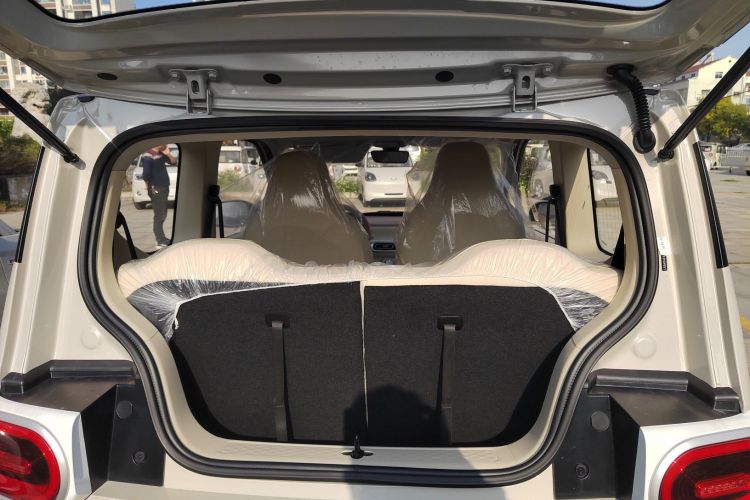 五菱汽车 宏光MINIEV 2024款 第三代 215km 青春版机舱底盘23