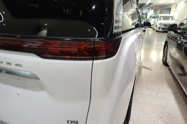 腾势D9 2022款 DM-i 970 四驱尊荣型车身外观9