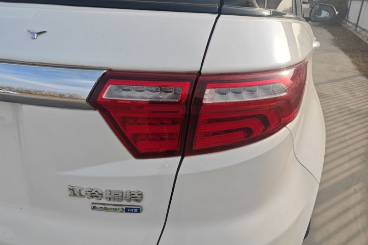 福特 领界 2019款 EcoBoost 145 CVT精领型 国VI车身外观9