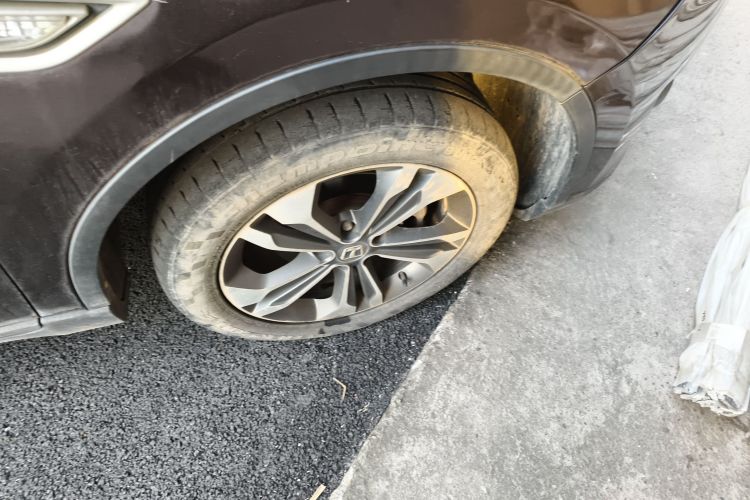 纳智捷 优6 SUV 2015款 1.8T 新创升级型车身外观10