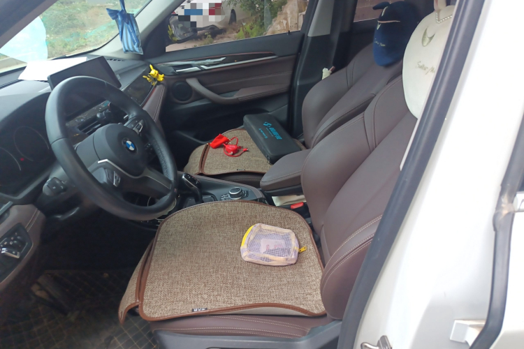 宝马X1 2020款 xDrive25Li 尊享型中控内饰19