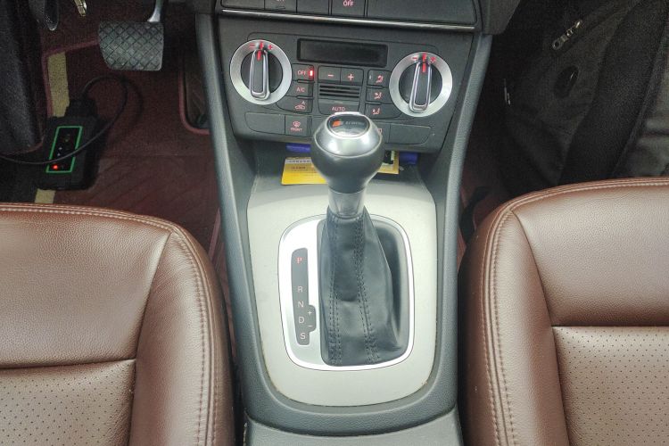 奥迪Q3 2015款 35 TFSI 进取型中控内饰18