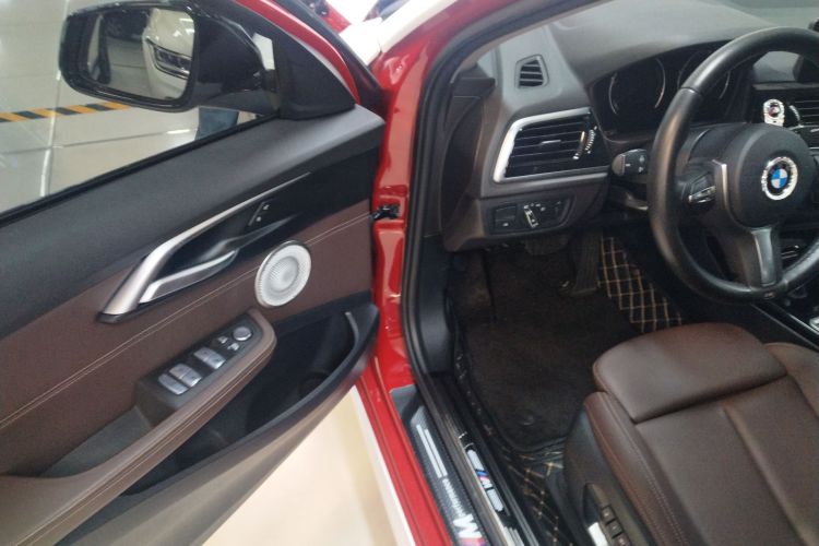 宝马1系 2021款 120i M运动曜夜版中控内饰20