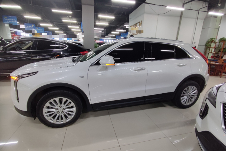 凯迪拉克XT4 2024款 25T 两驱风尚型车身外观6003