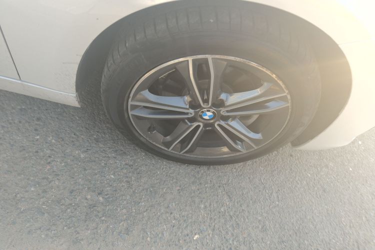 宝马1系 2018款 118i 运动型车身外观10