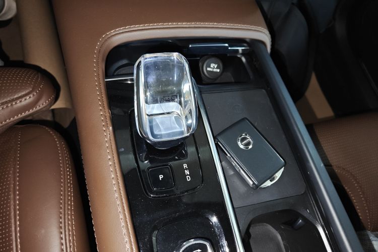 沃尔沃XC90 2023款 B6 智雅豪华版 7座中控内饰18