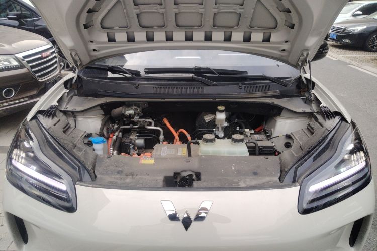 五菱汽车 五菱缤果PLUS 2024款 510km 五座版机舱底盘24