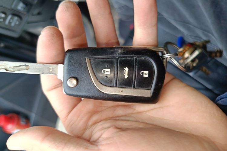 丰田 卡罗拉 2017款 改款 1.2T 手动GL中控内饰11