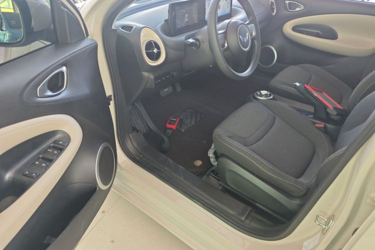 五菱汽车 五菱缤果 2023款 333km 快享款中控内饰7003