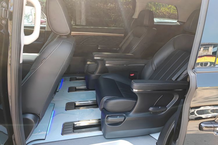 广汽传祺 传祺M8 2020款 领航款 390T 尊享版中控内饰21