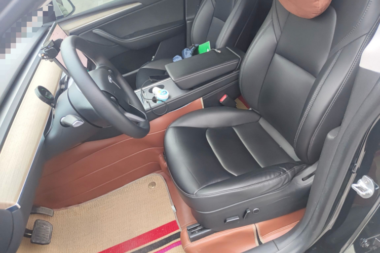 特斯拉 Model Y 2022款 改款 后轮驱动版中控内饰19