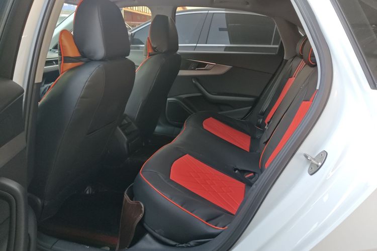 奥迪A4L 2019款 40 TFSI 进取型 国VI中控内饰7004