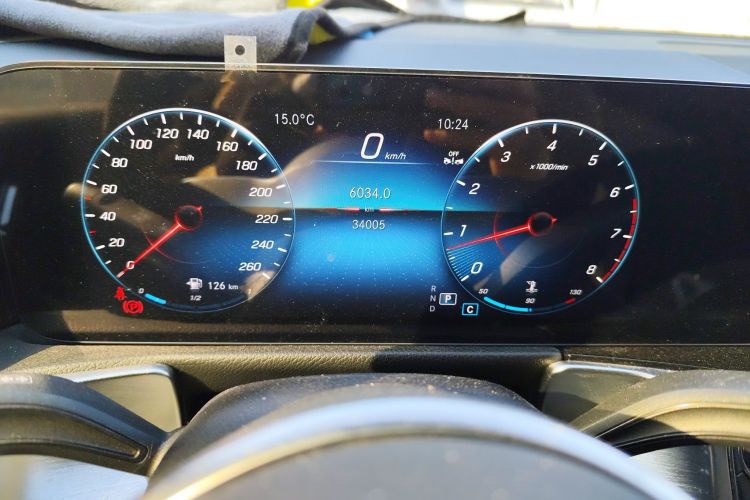 奔驰GLB 2023款 GLB 220 时尚型中控内饰15