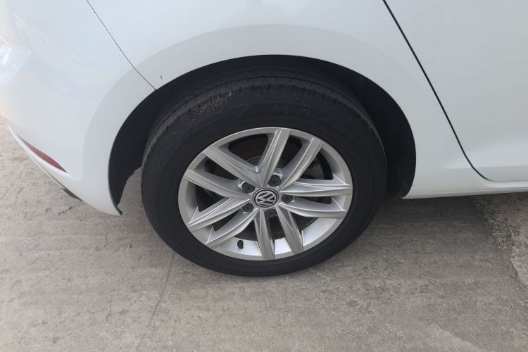 大众 高尔夫 2018款 230TSI 自动舒适型车身外观6008