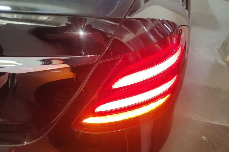 奔驰E级 2020款 改款 E 260 L车身外观6006