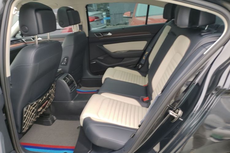 大众 迈腾 2018款 380TSI DSG 旗舰型中控内饰21