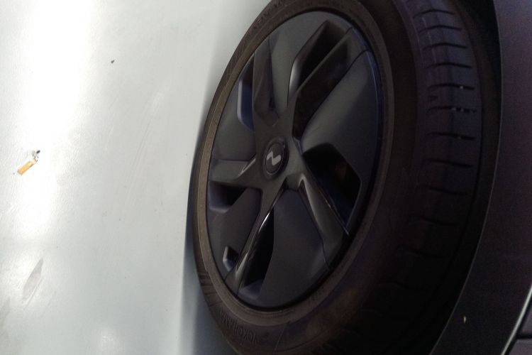 乐道L60 2024款 60kWh 后驱版车身外观6008