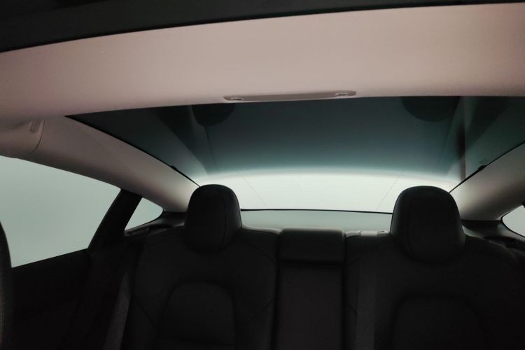 特斯拉 Model 3 2022款 后轮驱动版中控内饰22