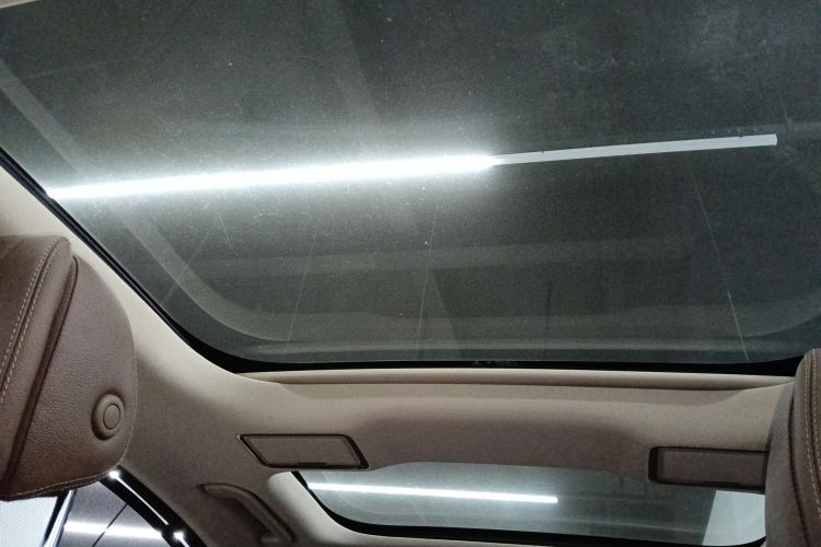 奔驰E级 2022款 改款 E 300 L 豪华型中控内饰22