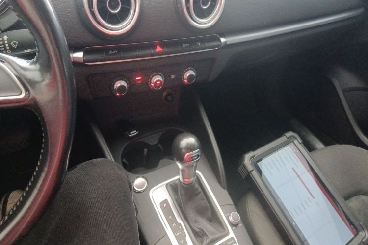 奥迪A3 2016款 Limousine 35 TFSI 进取型中控内饰18