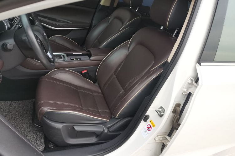 长安 睿骋CC 2018款 1.5T 自动豪雅型 国V中控内饰19