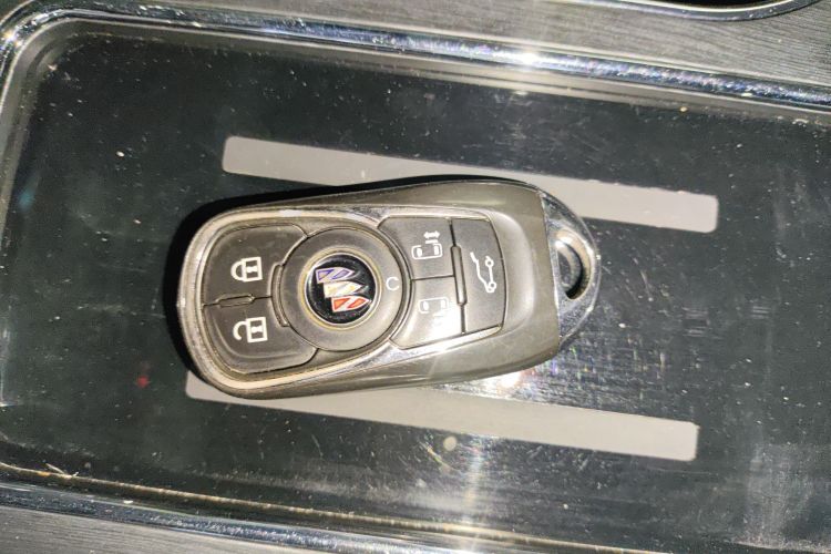 别克GL8 2020款 Avenir艾维亚 七座亲礼版中控内饰7001