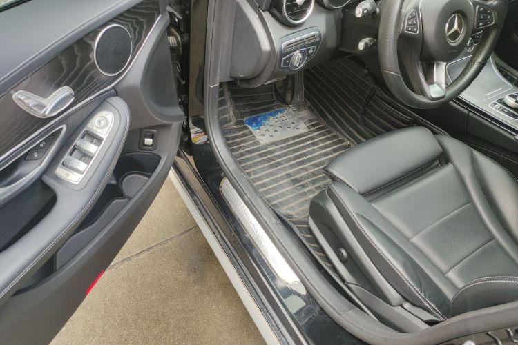 奔驰C级 2017款 改款 C 180 L 时尚型运动版中控内饰7003