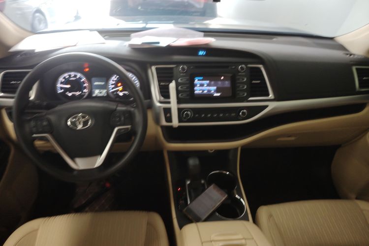丰田 汉兰达 2018款 2.0T 两驱精英版 5座 国VI中控内饰12