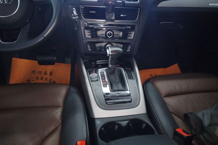 奥迪Q5 2018款 典藏版 40 TFSI 进取型中控内饰18