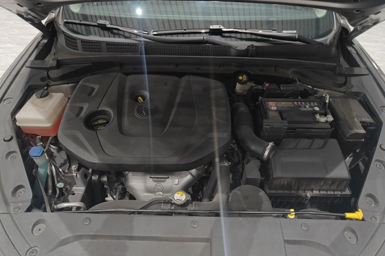 长安 逸动 2020款 PLUS 1.6L GDI 自动豪华型机舱底盘24