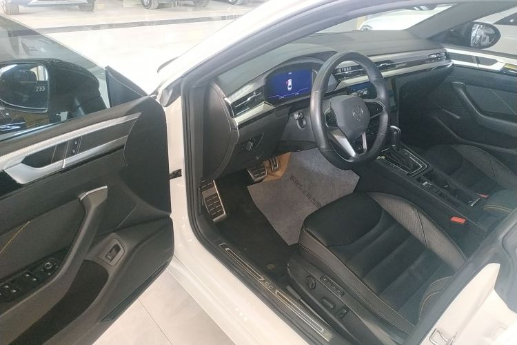 一汽-大众CC 2023款 380TSI 夺目版中控内饰7003