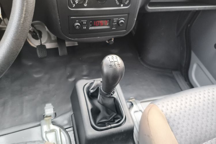 五菱汽车 五菱之光 2020款 1.2L 厢式运输车实用型 国VI 5座 LSI局部细节18