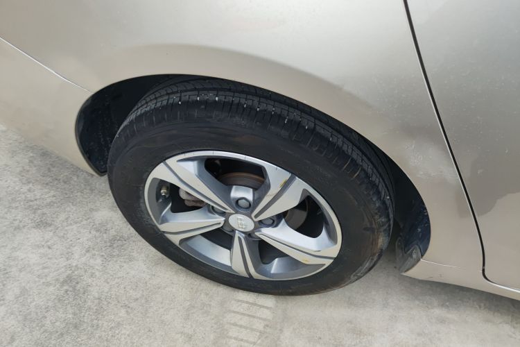 吉利汽车 帝豪GL 2018款 1.4T DCT精英智联型车身外观6008