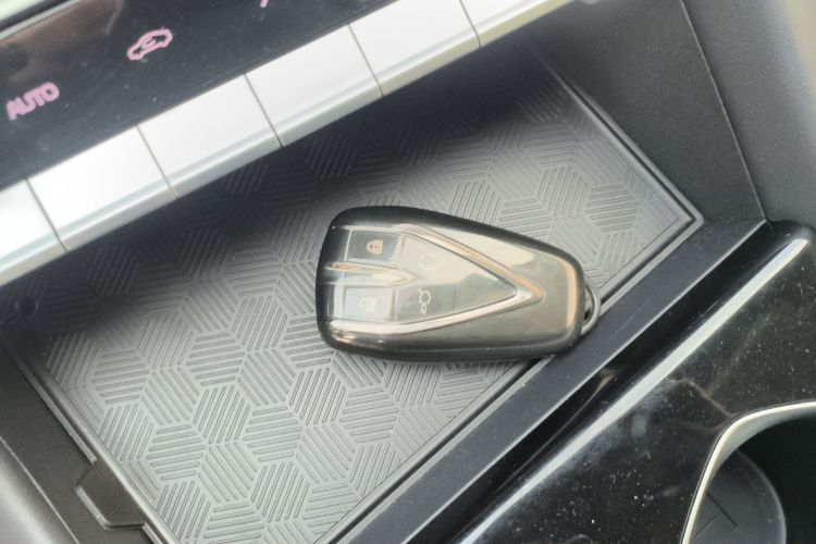 长安 逸动 2024款 PLUS 蓝鲸NE 1.4T GDI DCT高能版中控内饰11