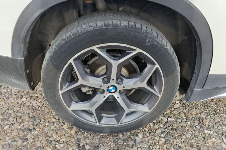 宝马X1 2019款 sDrive18Li 尊享型车身外观6008