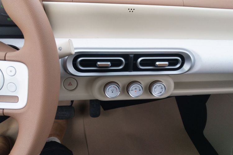 五菱汽车 宏光MINIEV 2024款 第三代 215km 青春版中控内饰16