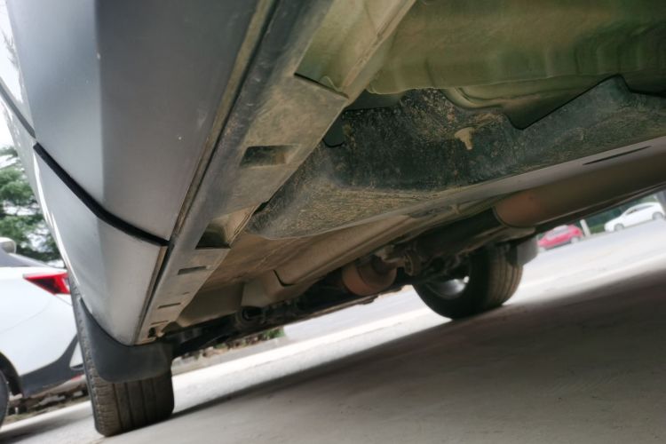 路虎 发现神行 2016款 2.0T SE局部细节9002