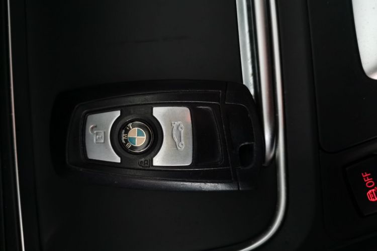 宝马3系 2018款 320Li 时尚型中控内饰7001