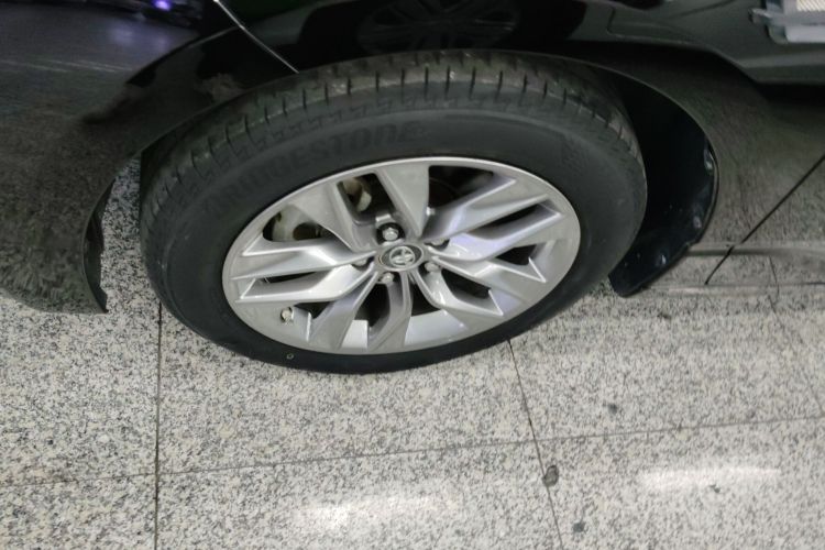 丰田 亚洲龙 2019款 2.5L 进取版 国VI车身外观6007