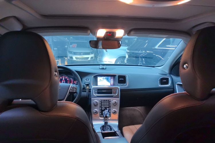 沃尔沃S60 2019款 S60L T5 智远版中控内饰22