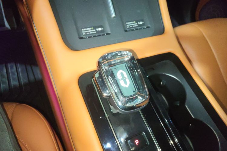 鸿蒙智行 问界M7 2024款 1.5T 智驾后驱Ultra版 6座局部细节18