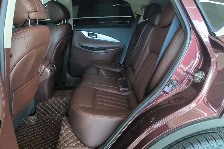 英菲尼迪QX50 2015款 2.5L 悦享版中控内饰7004