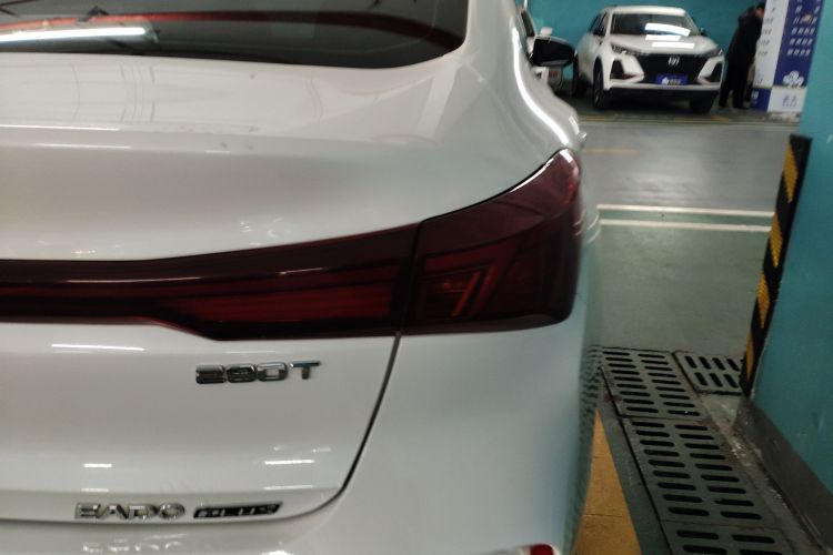 长安 逸动 2023款 畅享版 PLUS 蓝鲸NE 1.4T GDI DCT尊贵版车身外观9