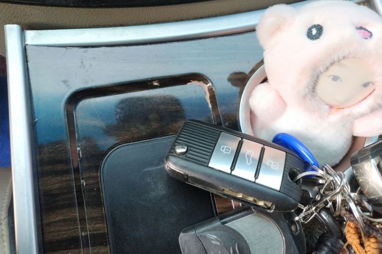 别克GL8 2018款 28T 舒适型 国VI中控内饰11