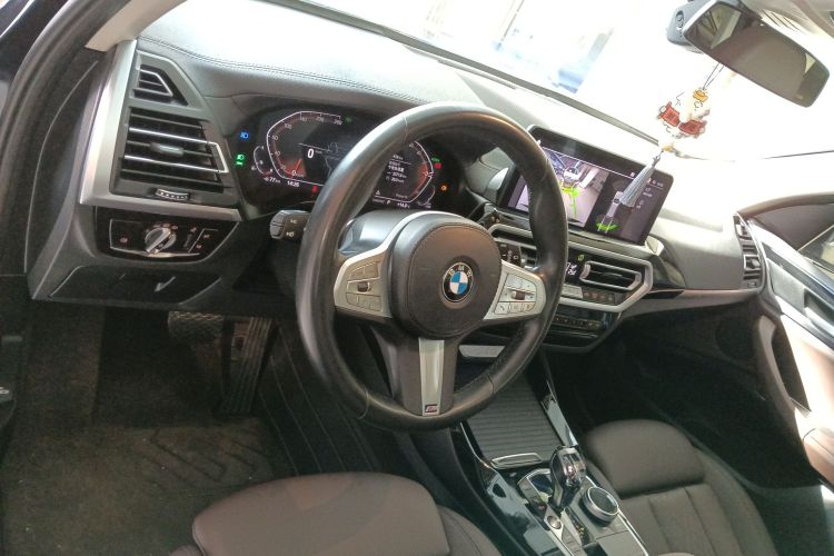 宝马X3 2022款 改款 xDrive25i M运动套装中控内饰12