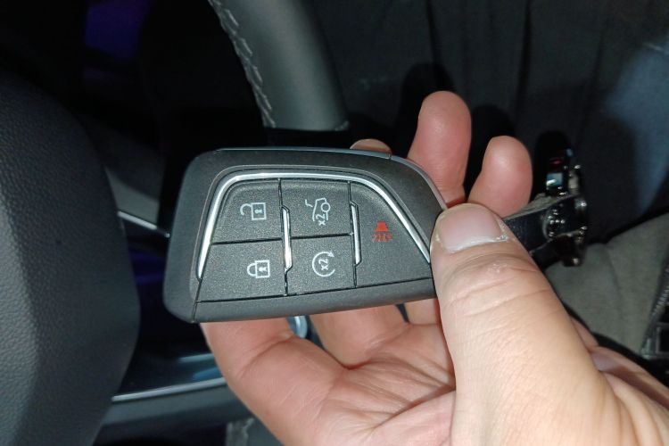 凯迪拉克CT5 2021款 28T 豪华型中控内饰11