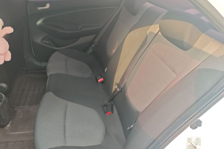 现代 瑞纳 2017款 1.4L 手动焕彩版 国V中控内饰21