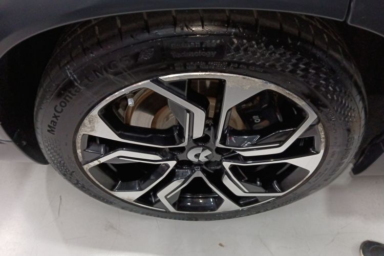 蔚来ES8 2018款 355KM 基准版 七座版车身外观6008