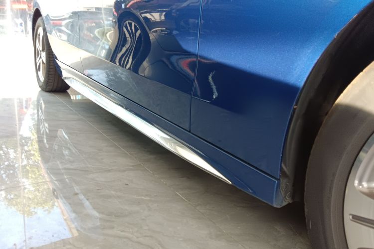 奔驰C级 2022款 C 200 L 运动版局部细节9001